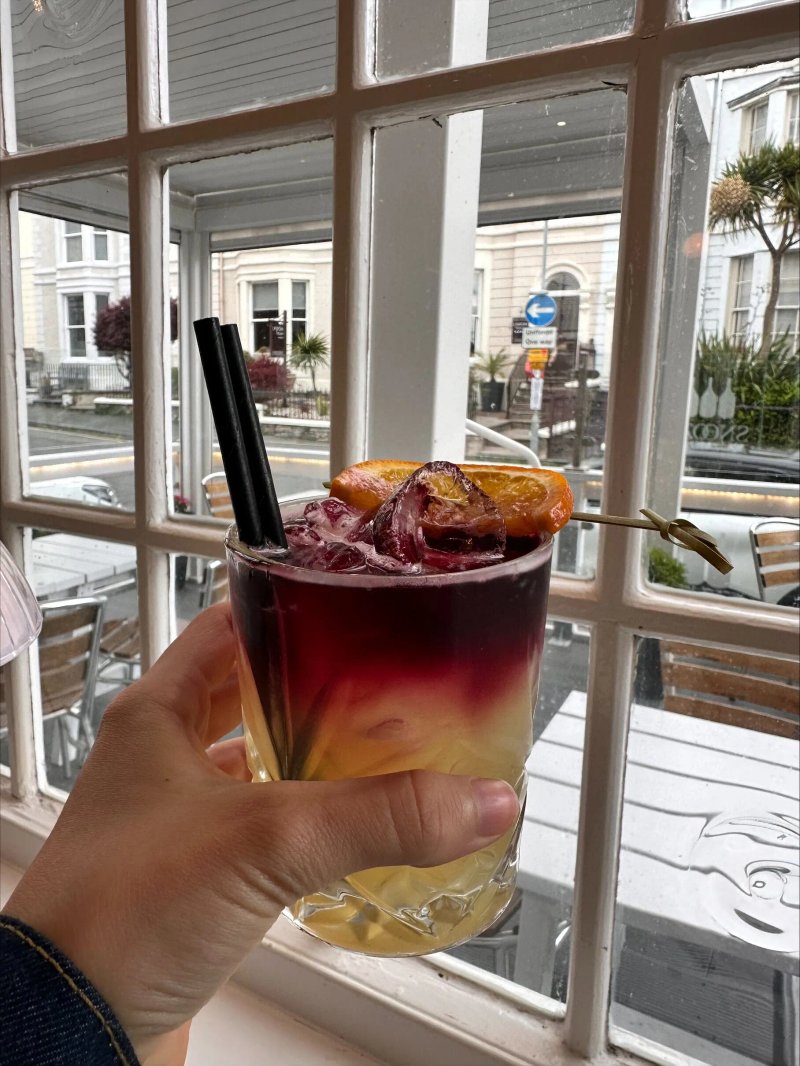 Snooze Wine Bar And Restaurant