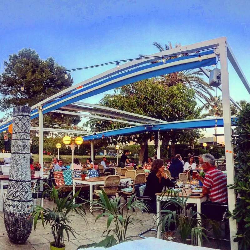 Fifteen Cala Anguila, Cantina & Garden