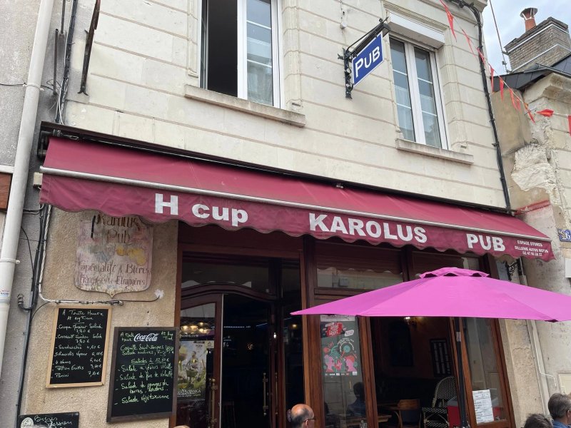 le Karolus pub Chinon France