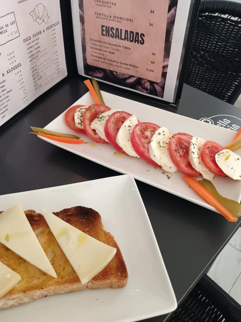 Yami Cafe de Fornells