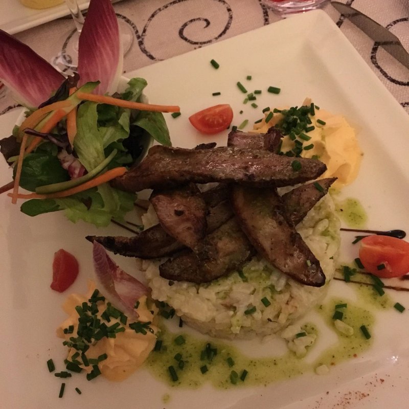 Restaurant Dejeunez Sous L'arbre