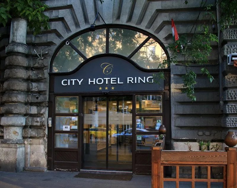 City Hotel Ring