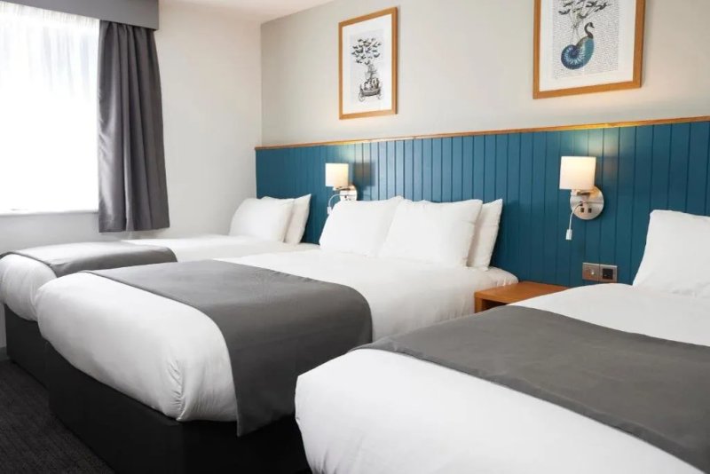 Holmfield Arms Hotel