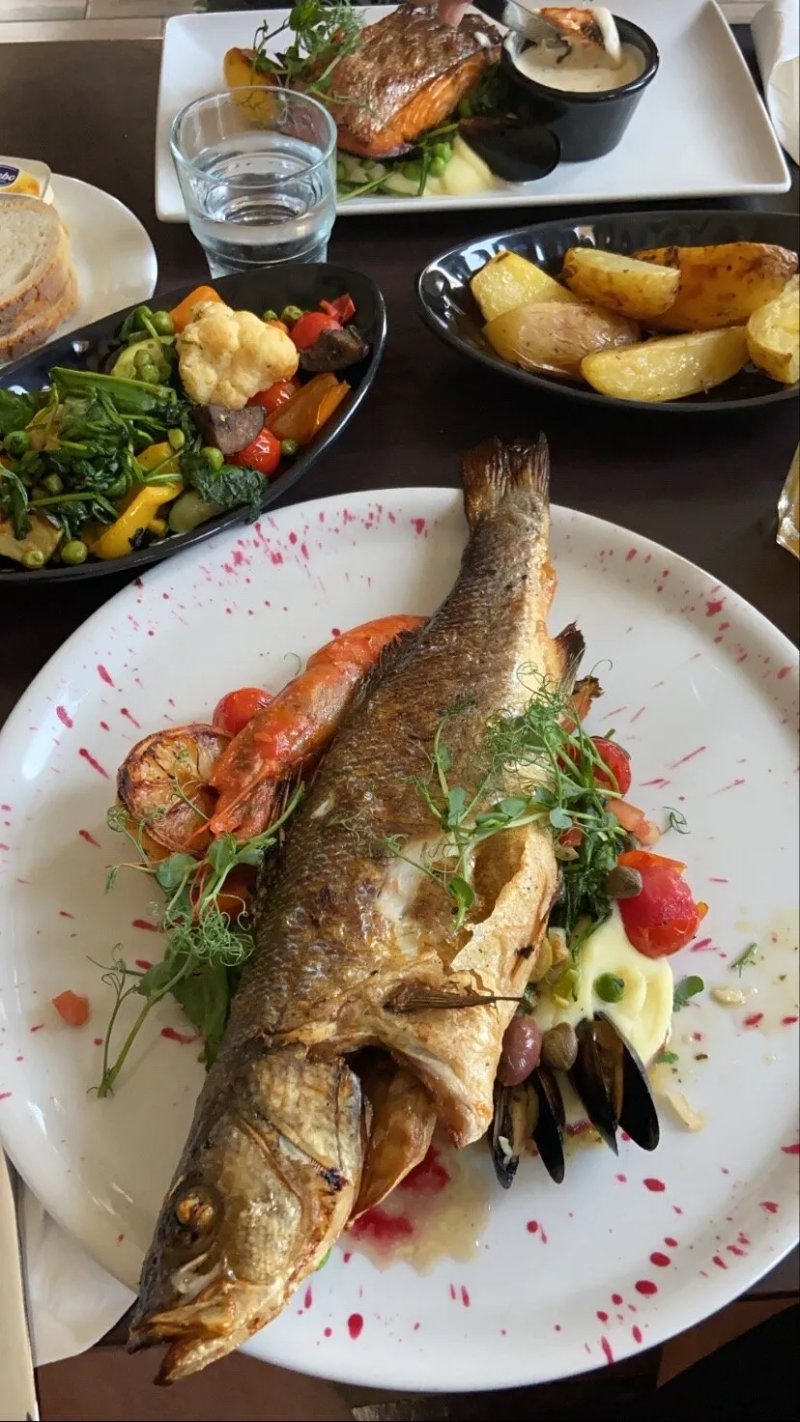 Giuseppe - Cafe & Bistro