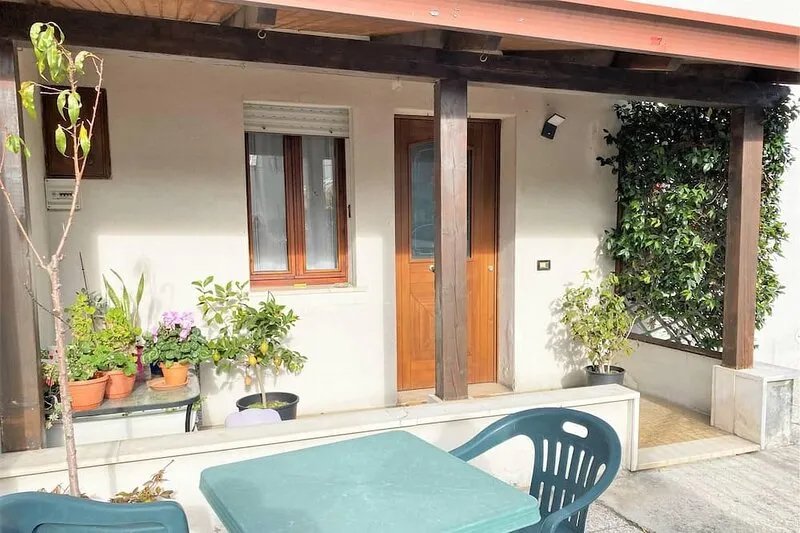 200 meters from the sea is the ideal solution for families / groups of friends