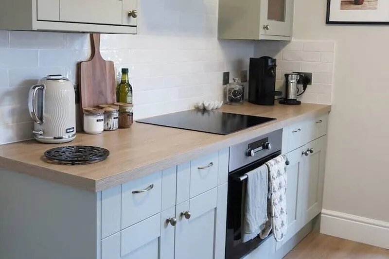 Luxury living outside the city walls - sleeps six!