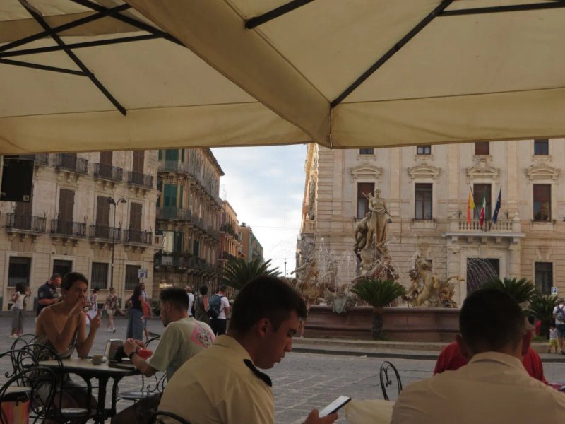 Piazza Archimede Caffe