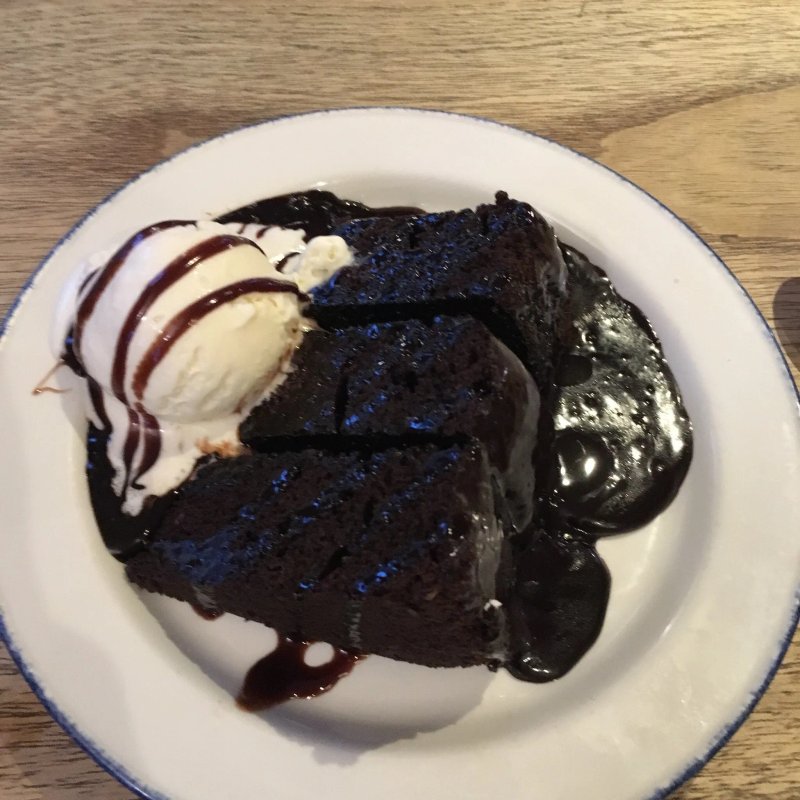 Village Inn Stonehouse Pizza & Carvery