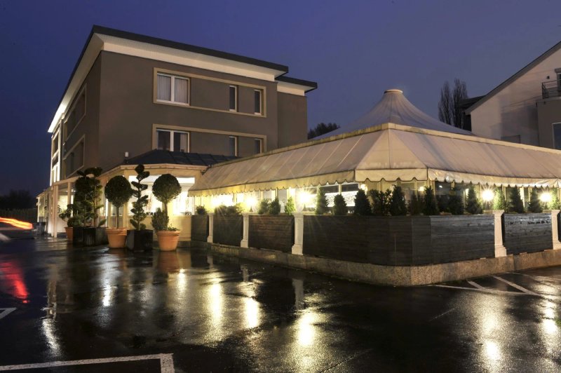 Bivius Restaurant
