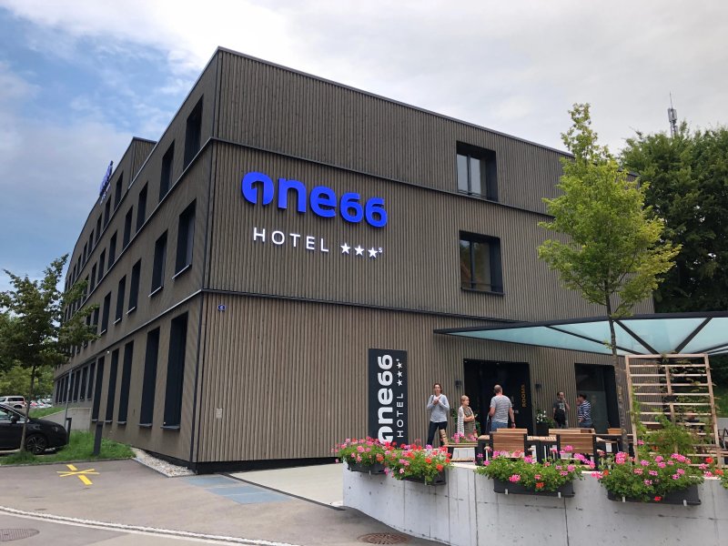 Hotel one66