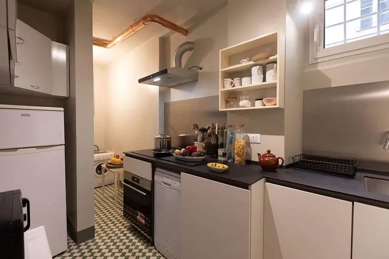 ELEGANT , COZY  TOP LOCATION 2BD 1AND HALF BA APT.