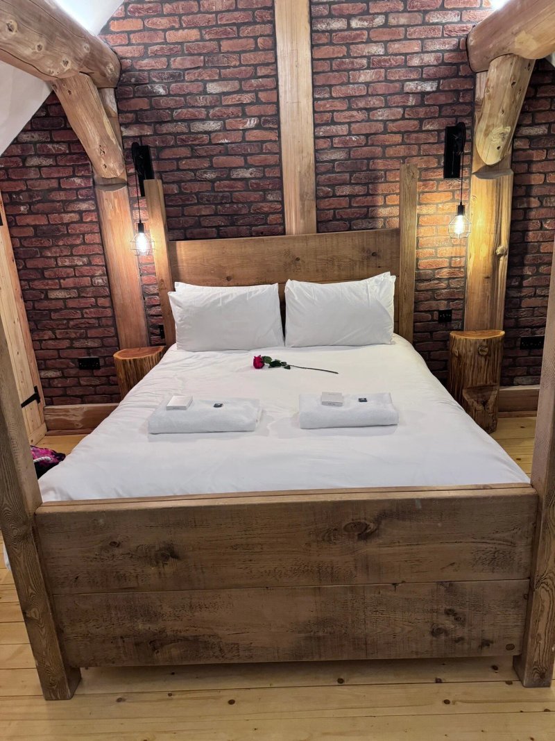 Swinney Wood Log Cabins