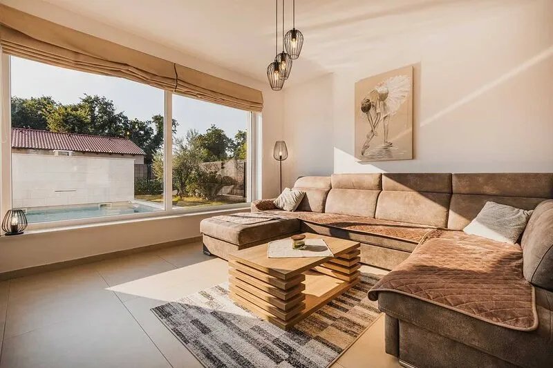 4BD villa with swimming pool and playground close to Duga uvala beach