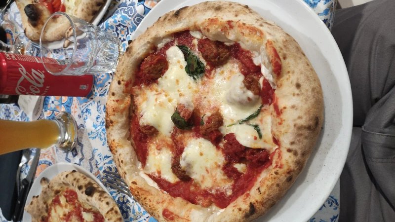 Lo Scugnizzo Partenopeo Pizzeria Trattoria