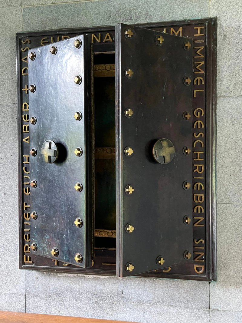 Cimetière Militaire Allemand de La Cambe