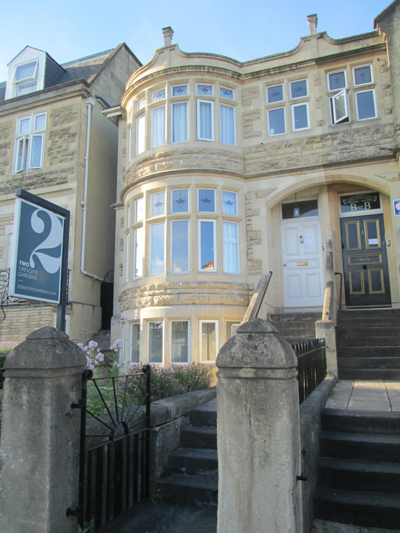 2 Crescent Gardens