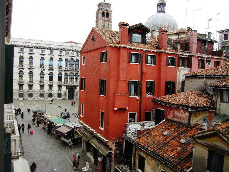 Amadeus Hotel