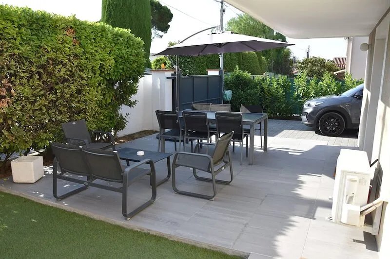 3-room apartment in a detached house, close to beaches