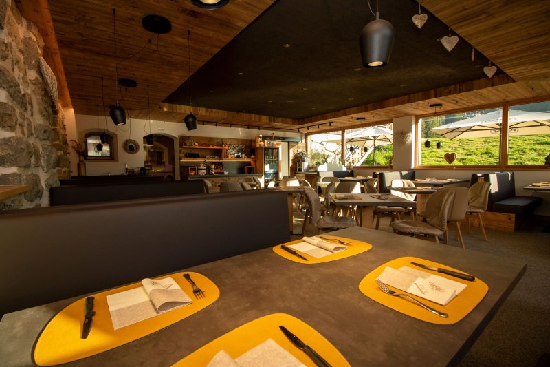 Antermont Bar- Restaurant Pizzeria Rooms