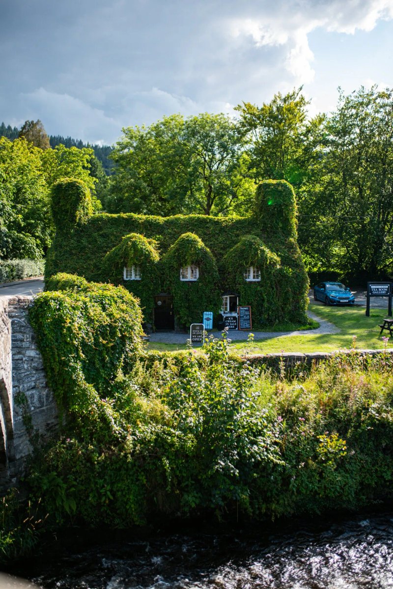 Tu Hwnt I'r Bont Tearooms