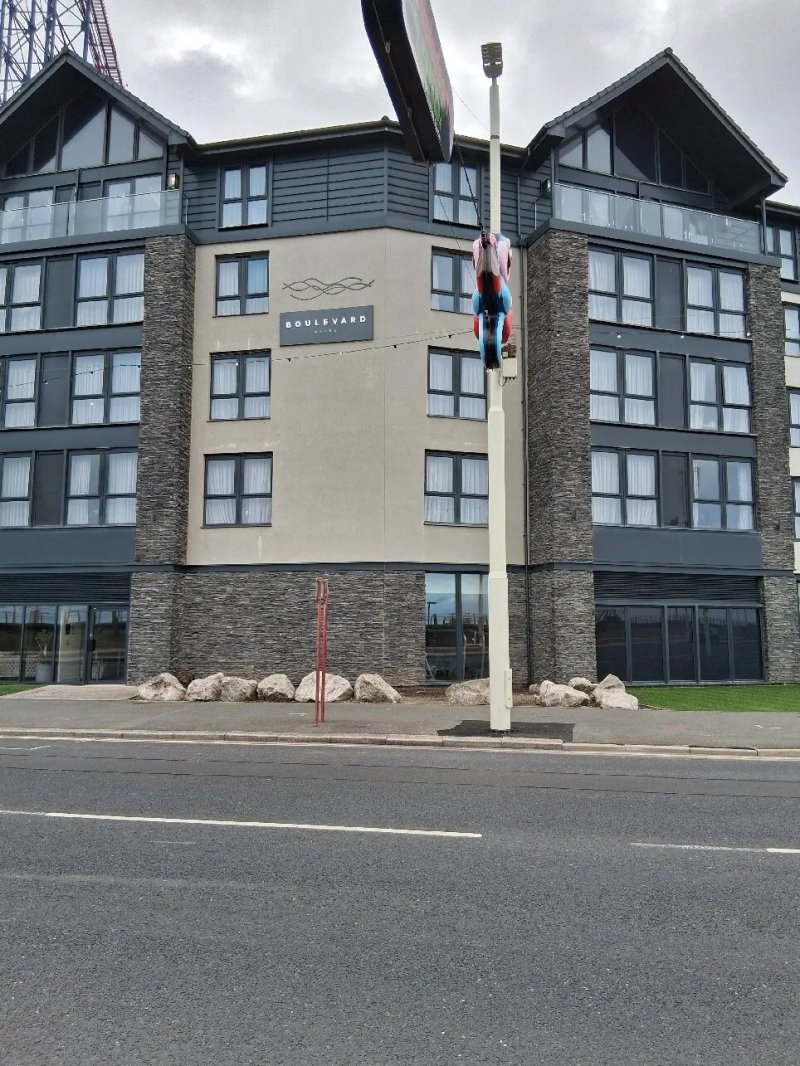 Boulevard Hotel
