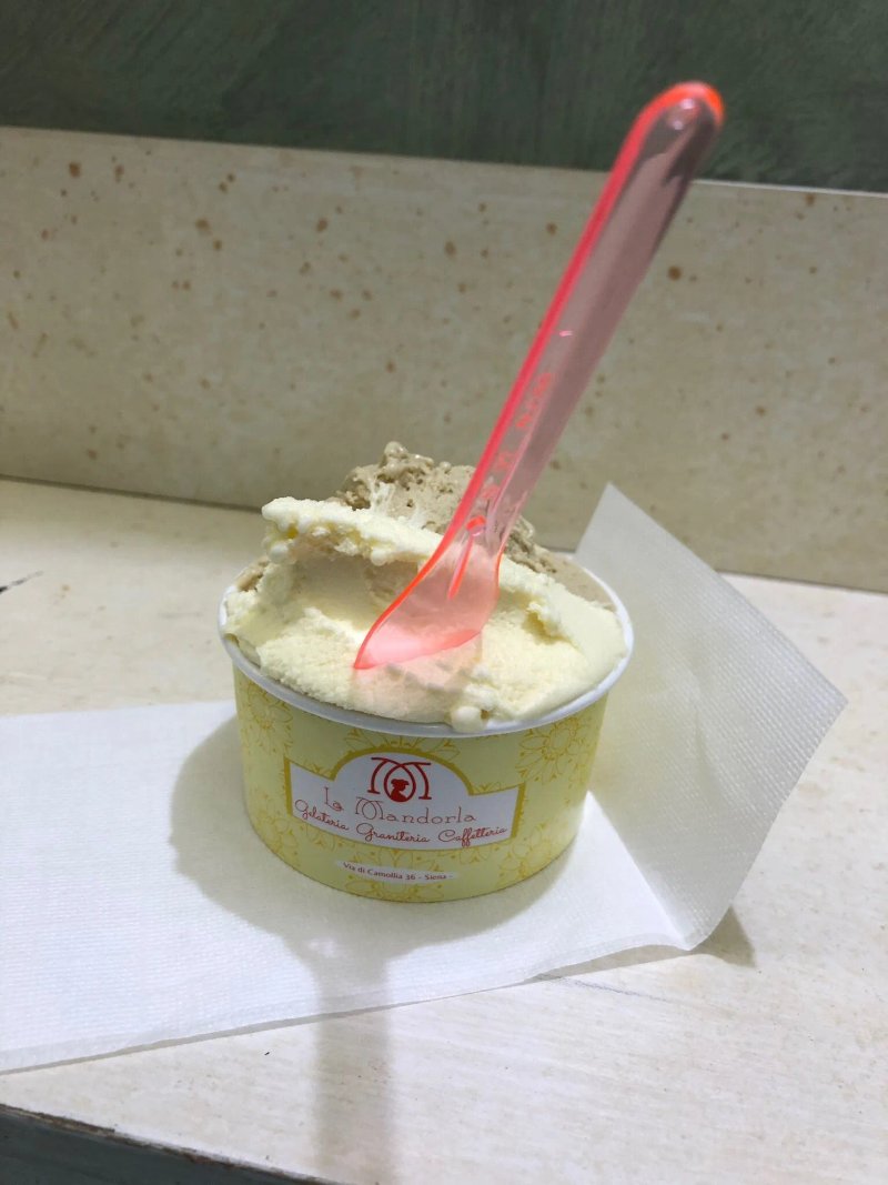 La Mandorla - Gelateria Graniteria Artigianale