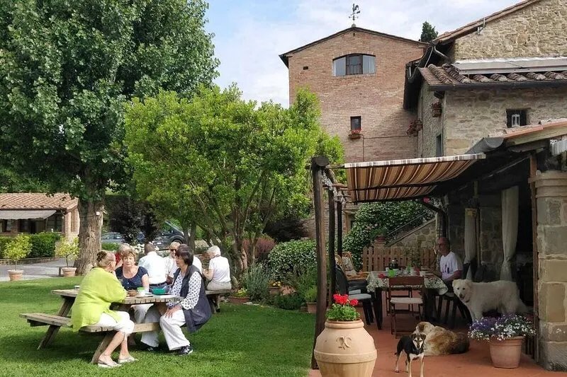 Quite&Elegant 2 Bedroom Villa 10min from Cortona, perfect for family and foodies