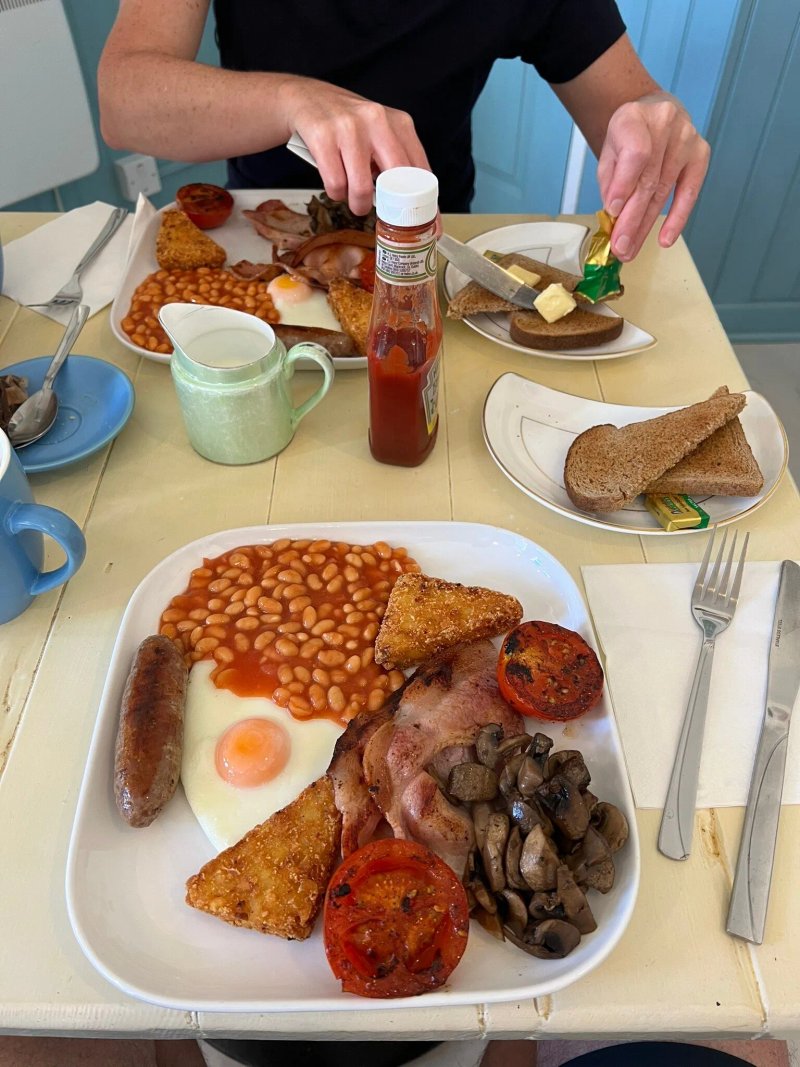 Dillydally Tearoom - Brixham