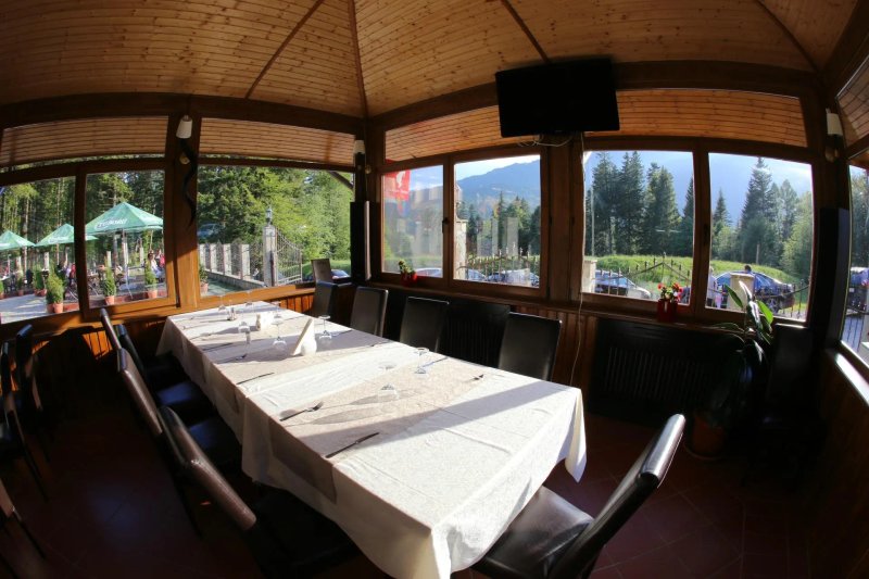 Safari Club Restaurant Sinaia