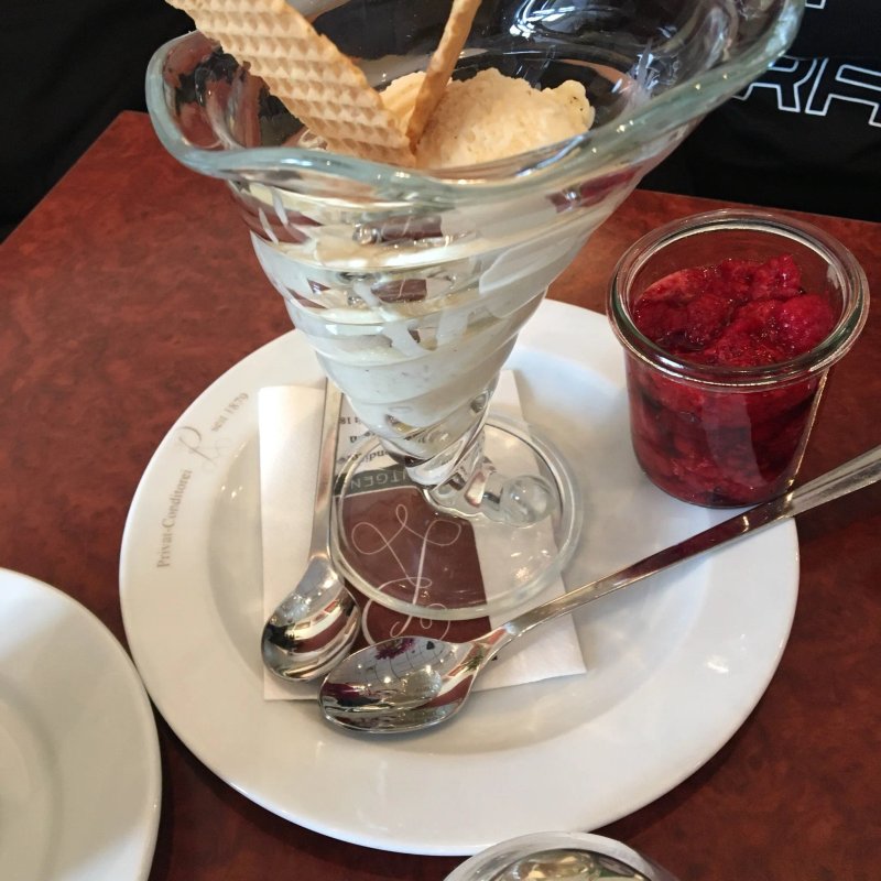 Classic Conditorei & Cafe Roentgen