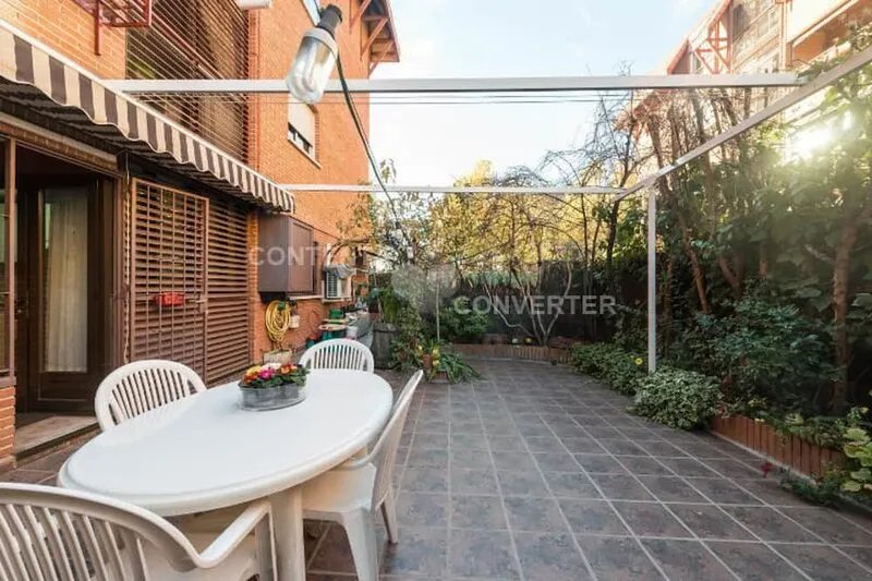 MAGNIFICENT HOUSE WITH GARDEN IN MADRID 10 PAX - WIFICasa with garden VT353