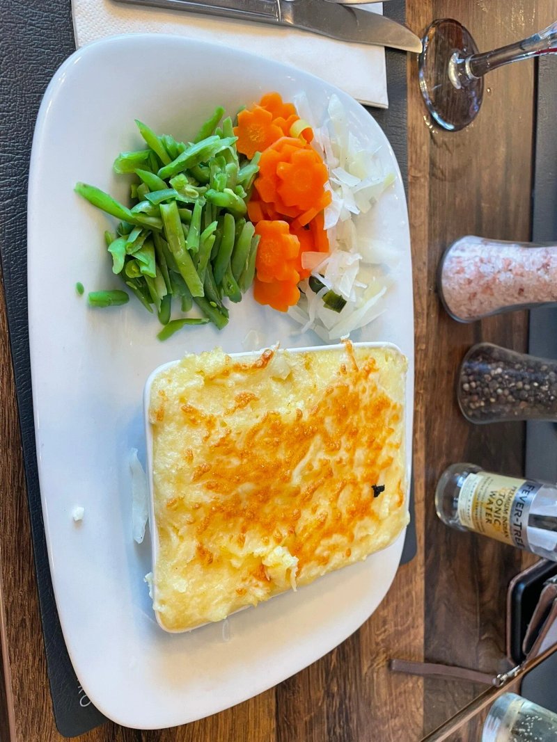 Crown Bar & Bistro