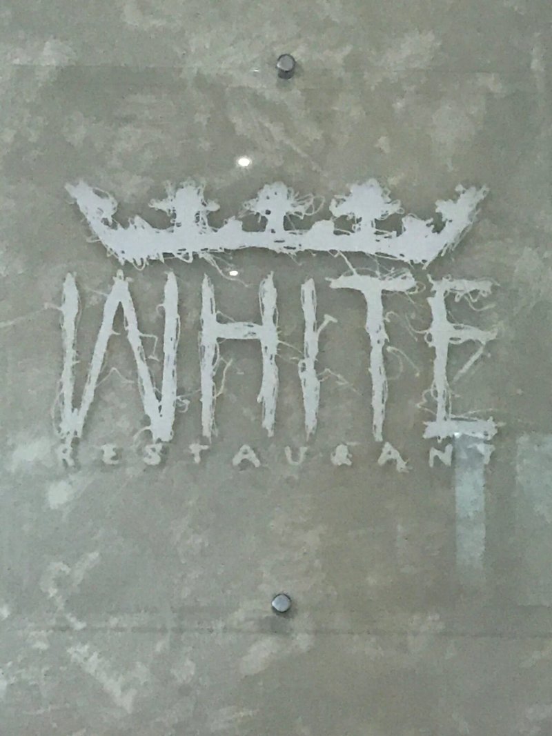 Ristorante whine bar White