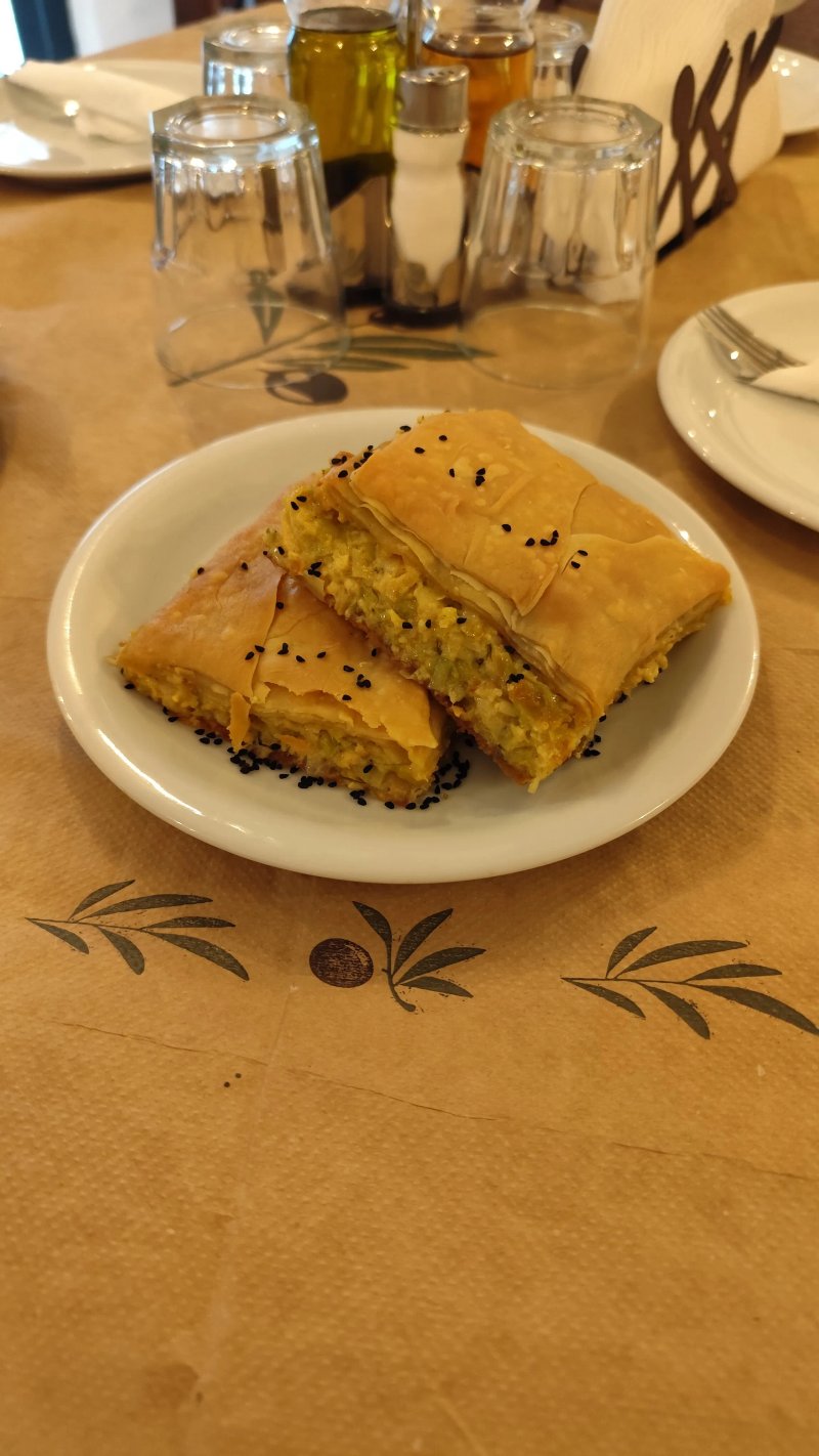 Mezedopoleio I Tsoutsoumida (I TSOUTSOUMIDA)