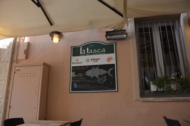La Tasca - Cocktail and Wine Bar