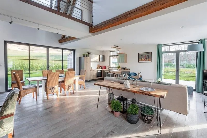 Vintage Holiday Home in Escalles with Garden