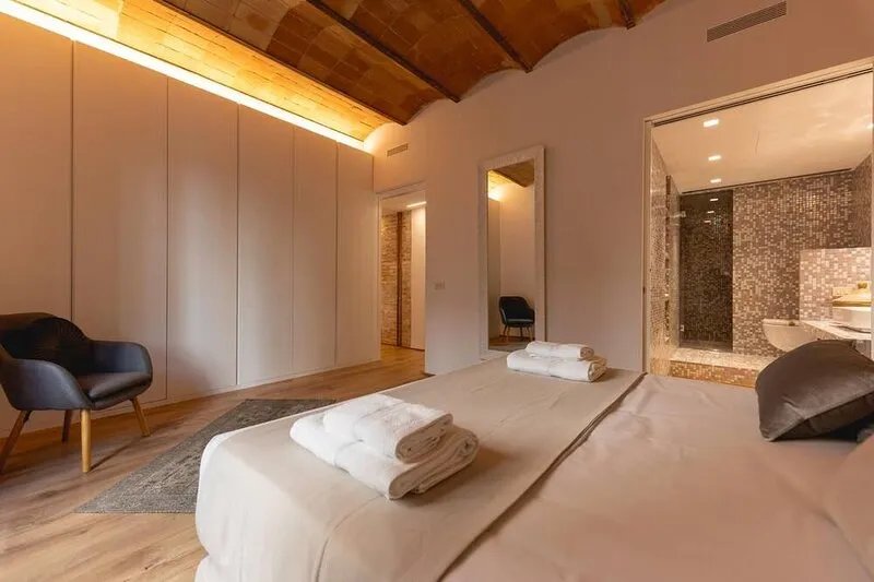 Plaça Independència Garden- Holiday Apartment Girona | Bravissimo