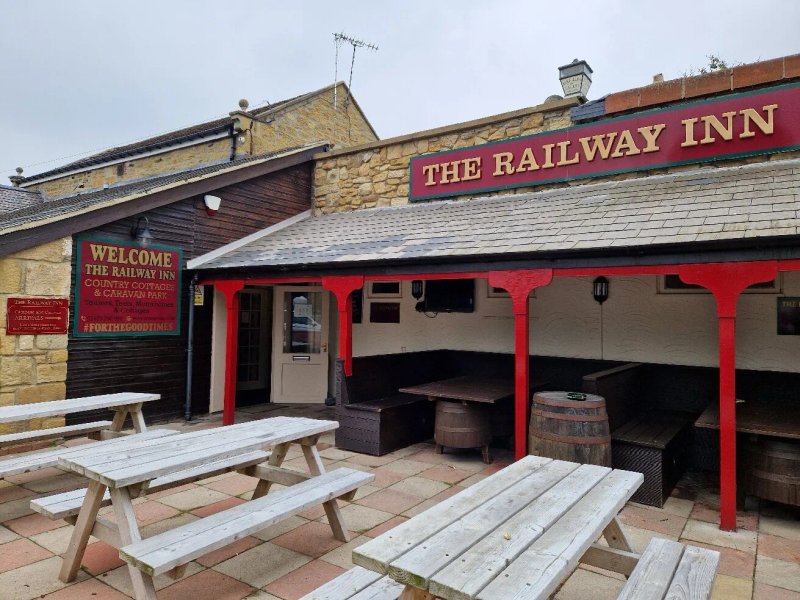 The Railway Inn Country Cottages And Caravan Park