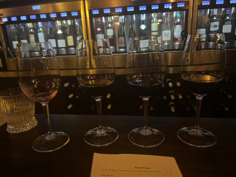 Bubbles & Wines