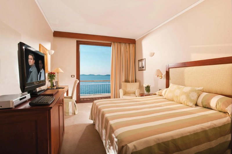 Grand Resort Lagonissi