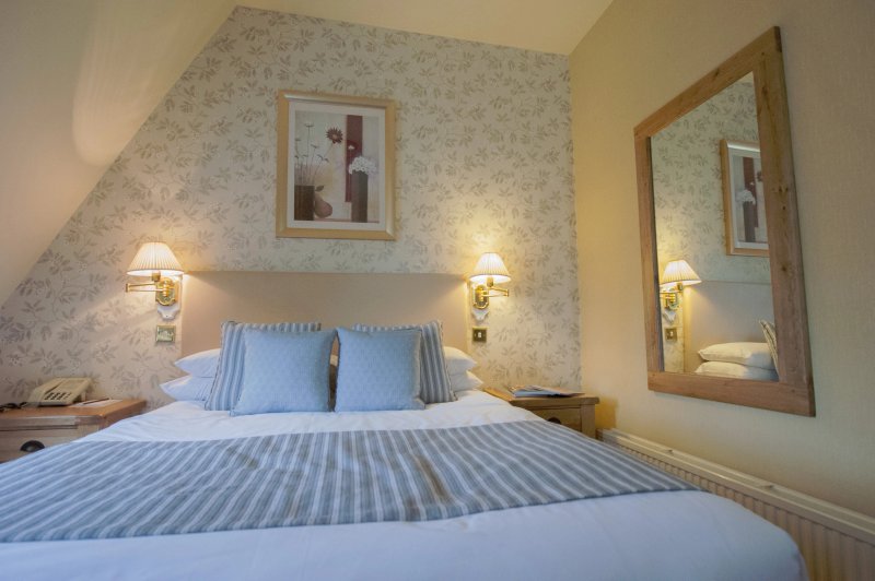 Glen-yr-Afon House Hotel