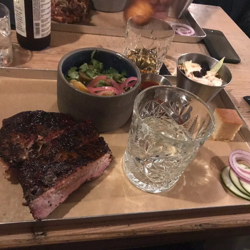 Holy Smoke: Brussels Smokehouse & Bourbon bar