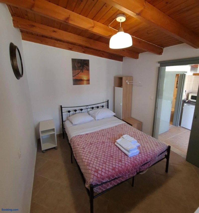 George Apartments by the Sea and Airport
