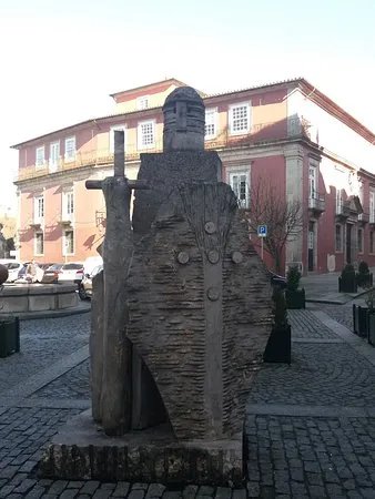 Escultura de D. Afonso Henriques
