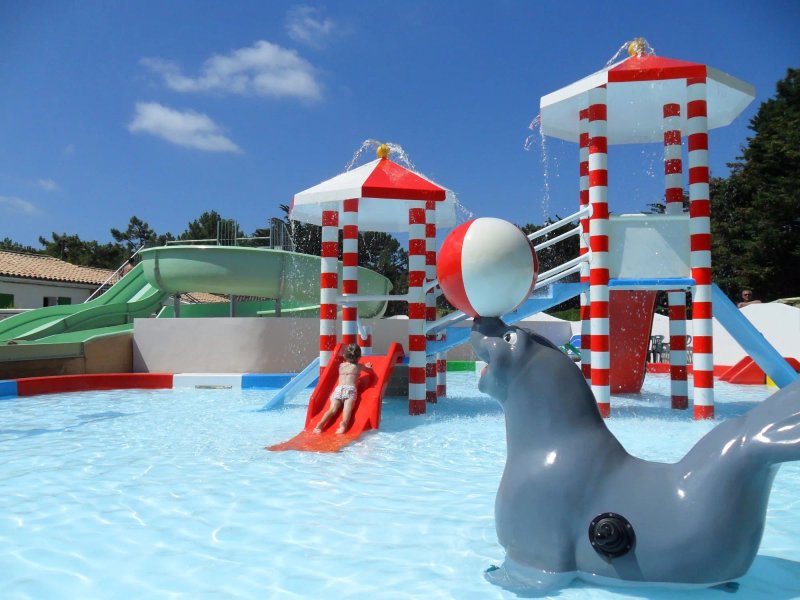 Camping Au Val De Loire En Re