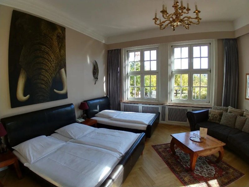 Amsterdam Hotel