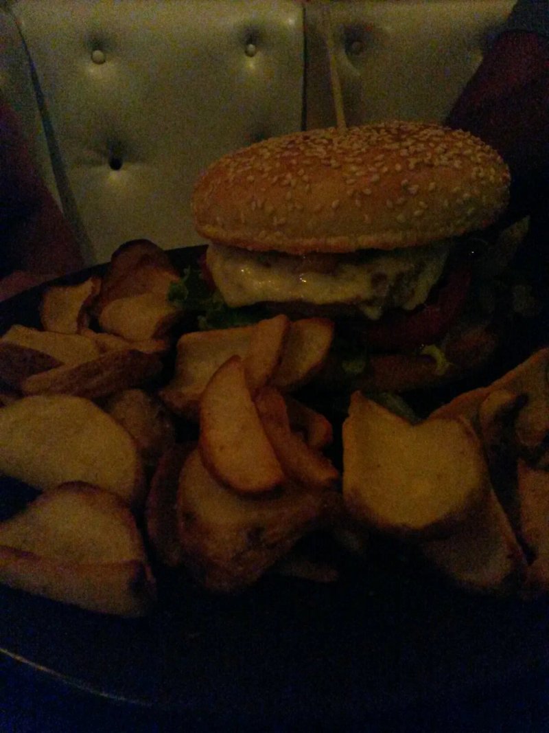 Andrew's Pub