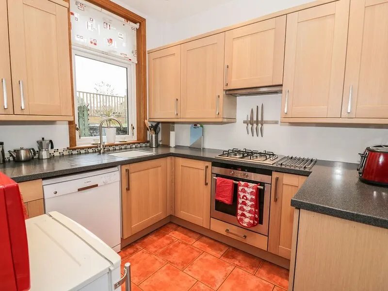 63 ROSETTA ROAD, family friendly, with a garden in Peebles