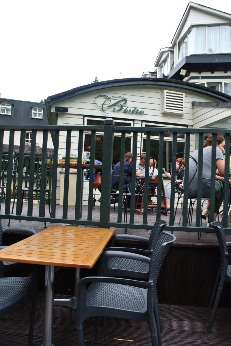 Casey's Bar & Bistro