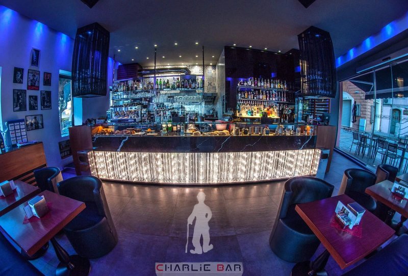 Charlie Bar